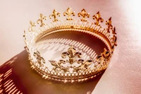 Definition & pronunciation of coronet
