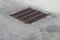 Definition & pronunciation of grating