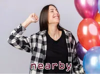 Definition & pronunciation of nearby