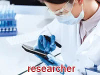 Definition & pronunciation of researcher