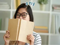 Definition & pronunciation of shy