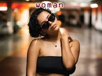 Definition & pronunciation of woman